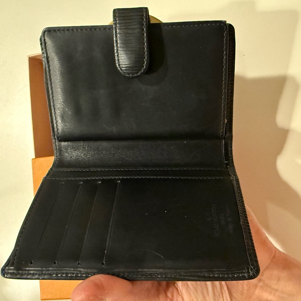 Louis Vuitton Black Epi Wallet With Box!!! - Picture 4 of 10